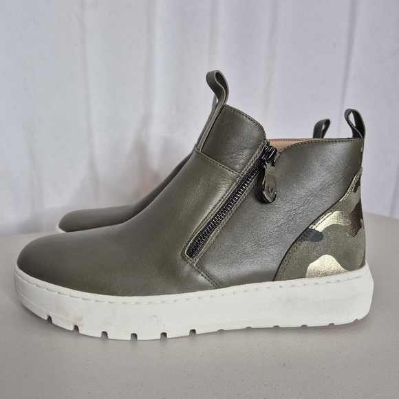 Vionic Brinkely Ankle Bootie - Size 8 - Picture 5 of 16